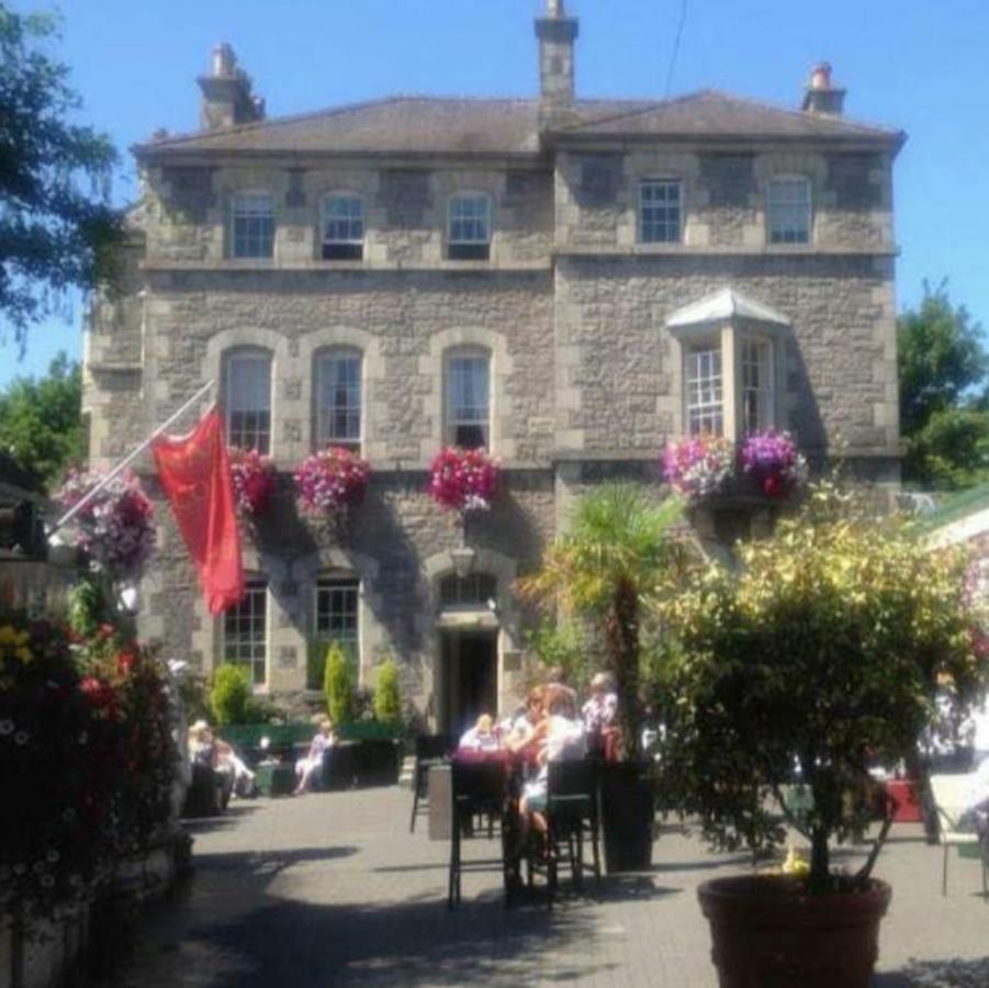 Naas Court Hotel Екстериор снимка